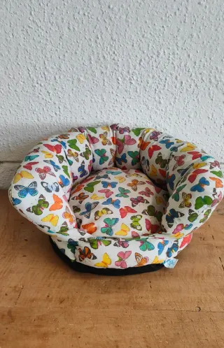 Cuccia morbida per gatti con fantasia farfalle