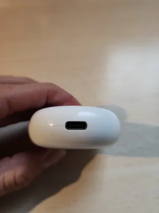 Auriculares inalámbricos blancos. Sin cable