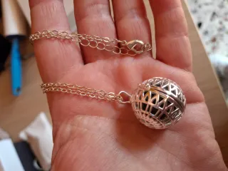 Collana donna con ciondolo sfera