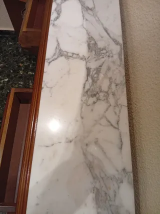 Mueble recibidor vintage con espejo y mármol