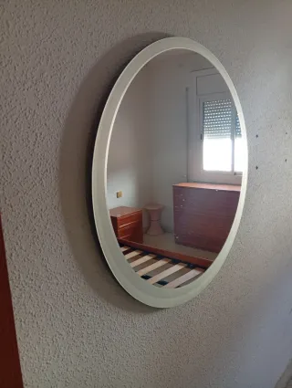 Espejo Ovalado Pared Blanco