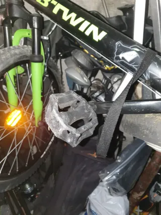 Bicicleta BTWIN Negra y Verde