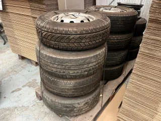 12 Llantas con Neumáticos para Furgoneta