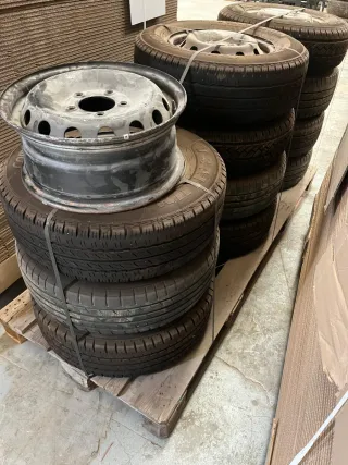 12 Llantas con Neumáticos para Furgoneta