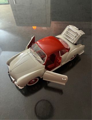 Coche sólido 1:18 Karmann Ghia 1957