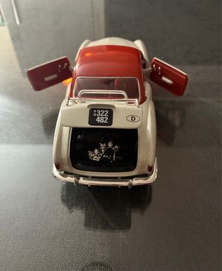 Coche sólido 1:18 Karmann Ghia 1957