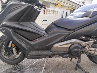 Kymco ak 550