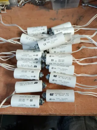 Lote 21 Condensadores ELT 4.5µF 250V MKP