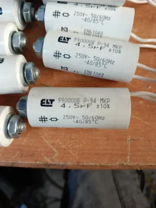 Lote 21 Condensadores ELT 4.5µF 250V MKP