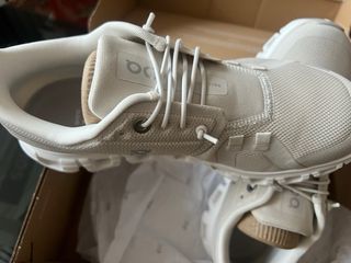 Zapatillas On Running Cloud 6 Beige