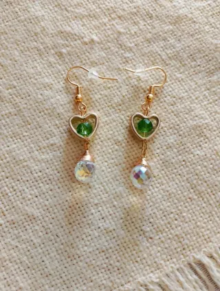Orecchini Cuore Verde Cristallo Fatti a Mano