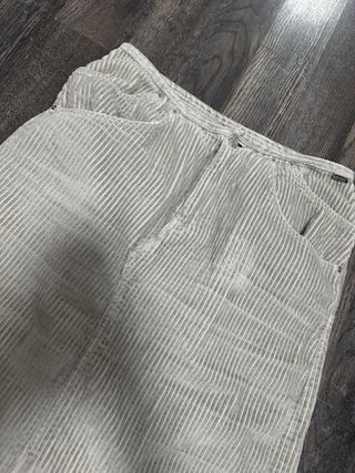 Falda efecto terciopelo