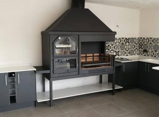Griglie a legna e barbecue con forno