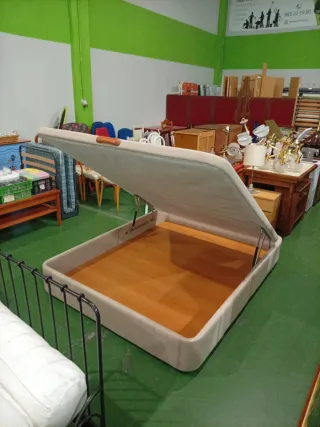 Canapé abatible de madera