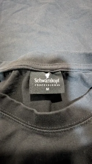 Camiseta Wella Professionals Negra