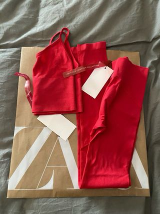 Conjunto 2 prendas gym Zara rojo T.S con etiqueta