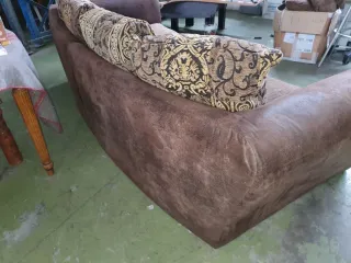 Sofá Clásico Tela y Piel Marrón