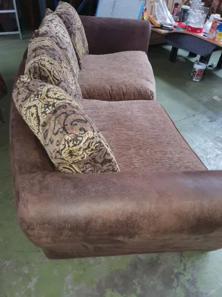 Sofá Clásico Tela y Piel Marrón