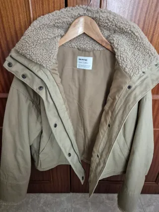 Abrigo Brownie Talla M con cuello borreguito