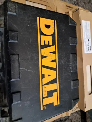 Taladro Percutor DeWalt 18V Atornilladora  Dewalt.