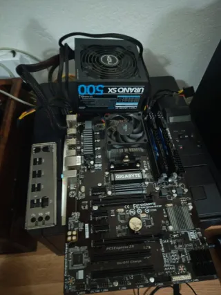 Placa Base Gigabyte GA-970A-DS3P + CPU AMD FX