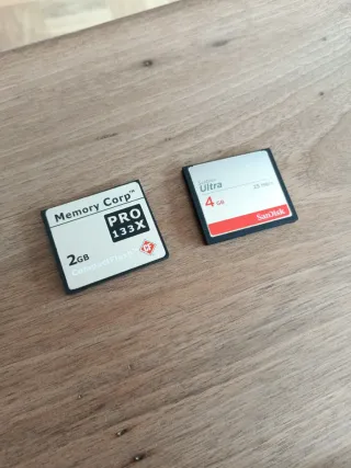 Canon EOS 400D + 18-55mm + Tarjetas + Accesorios