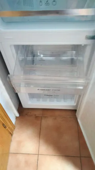 URGE VENDERNevera Cecotec BoleroCombi 250 Blanca