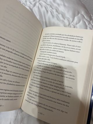 Diferente / Different (Spanish Edition)