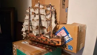 Maqueta de barco de madera