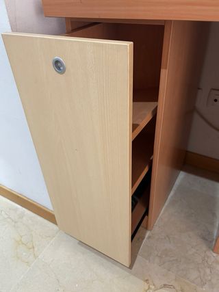 Escritorio madera y metal