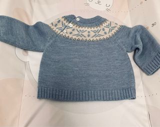 Jersey bebé azul con estampado nórdico