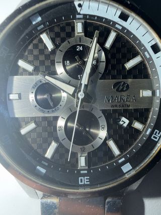Reloj Marea Negro y Plateado