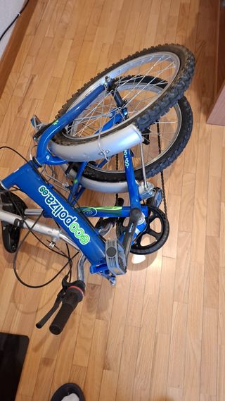 Bicicleta azul para niños y adultos