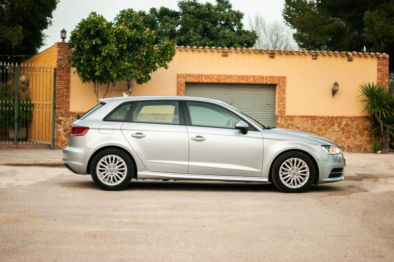 Audi A3 Sedán 1.6 TDI 2016, foto 5