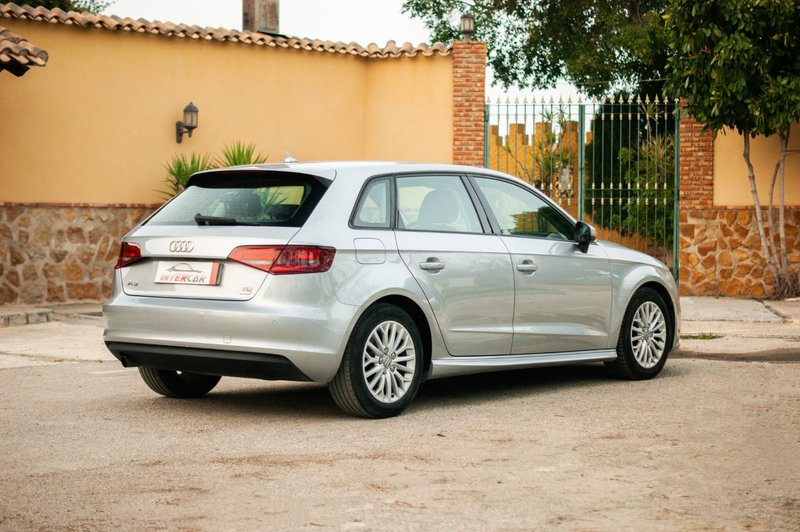 Audi A3 Sedán 1.6 TDI 2016, foto 7