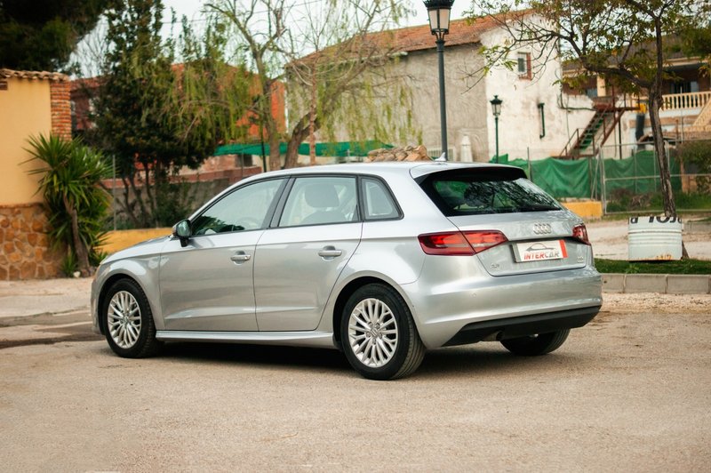 Audi A3 Sedán 1.6 TDI 2016, foto 9
