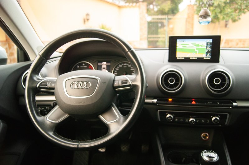 Audi A3 Sedán 1.6 TDI 2016, foto 11