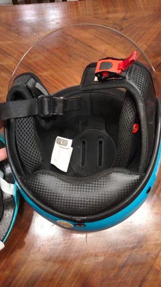 Pareja de cascos azules para moto y patinaje