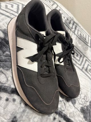 Zapatilla New Balance Hombre 46.5 Negra/Blanca