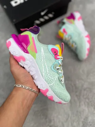 Nike React Vision Zapatillas Verdes y Rosas