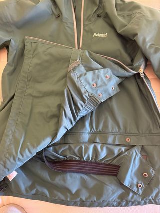 Chaqueta de esquí Bergans como nueva