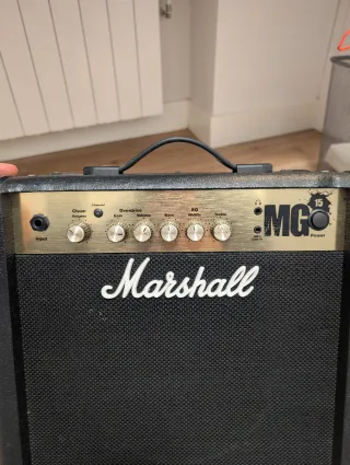Amplificador Guitarra Eléctrica Marshall MG15