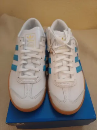 Zapatillas Adidas Hamburg Blancas y Azules