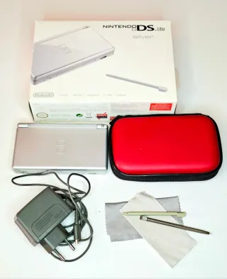 Nintendo DS Lite Plata + Caja + Funda + cargador