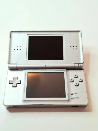 Nintendo DS Lite Plata + Caja + Funda + cargador