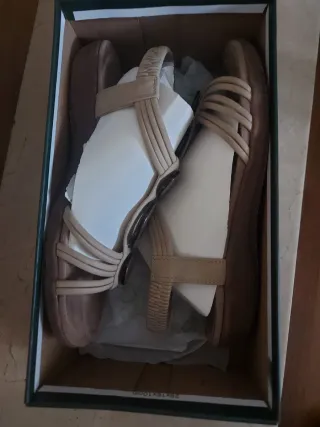 Sandalias Amarpies Beige