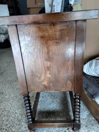 Mueble auxiliar madera tallada