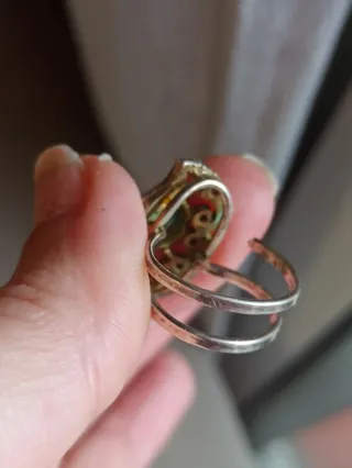 Anillo antiguo con esmeralda y plata