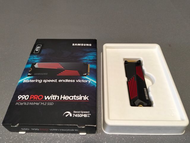 SSD Samsung 990 PRO NVMe 4TB con disipador