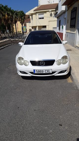 Mercedes-Benz Clase C 2004